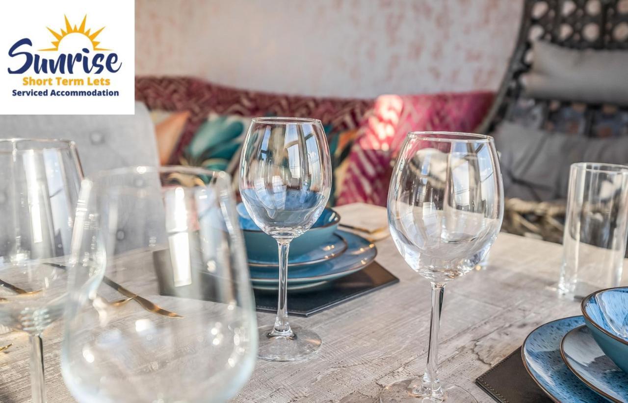 Presidential Apartment, Family Home, Luxury Bedrooms, 2 Rooms, 1 King Bed, 2 Single Beds, Free Wifi, Free Parking, Tourists, Business Travelers, Relocation, Beautiful River Views, - Long Stays, Invoice And Reduced Price Are Only Via Sunrise Short Let Dundee Exterior photo