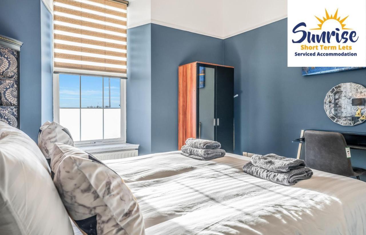 Presidential Apartment, Family Home, Luxury Bedrooms, 2 Rooms, 1 King Bed, 2 Single Beds, Free Wifi, Free Parking, Tourists, Business Travelers, Relocation, Beautiful River Views, - Long Stays, Invoice And Reduced Price Are Only Via Sunrise Short Let Dundee Exterior photo
