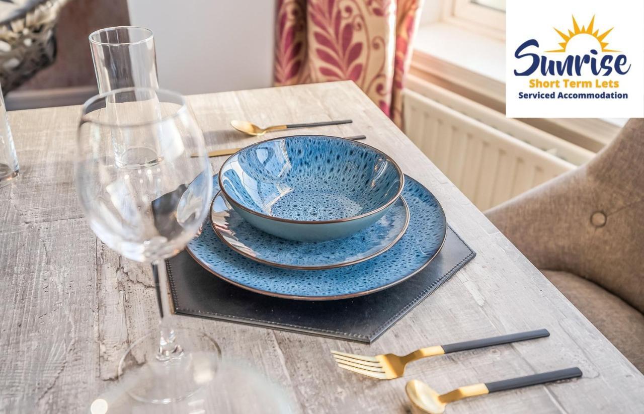 Presidential Apartment, Family Home, Luxury Bedrooms, 2 Rooms, 1 King Bed, 2 Single Beds, Free Wifi, Free Parking, Tourists, Business Travelers, Relocation, Beautiful River Views, - Long Stays, Invoice And Reduced Price Are Only Via Sunrise Short Let Dundee Exterior photo