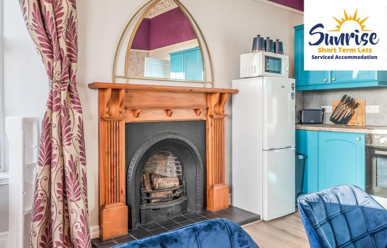 Presidential Apartment, Family Home, Luxury Bedrooms, 2 Rooms, 1 King Bed, 2 Single Beds, Free Wifi, Free Parking, Tourists, Business Travelers, Relocation, Beautiful River Views, - Long Stays, Invoice And Reduced Price Are Only Via Sunrise Short Let Dundee Exterior photo